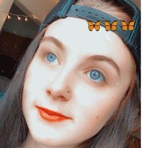 Meet your Posher, Leah